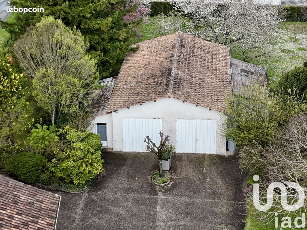 Maison 9 pièces 229 m² - Barbezieux-Saint-Hilaire 16300 (image principale 16)