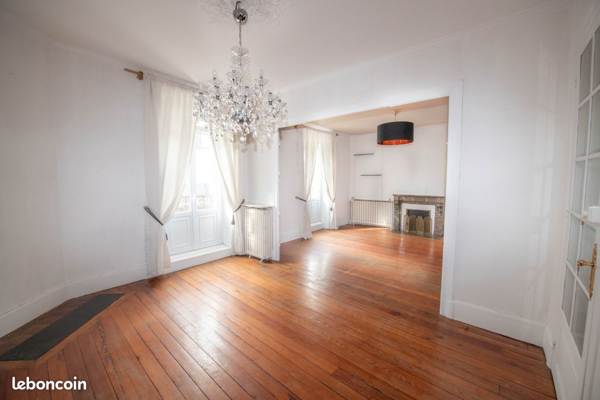 Appartement 5 pièces 125 m² · à Montceau-les-Mines · 125 m² · 89 000 €