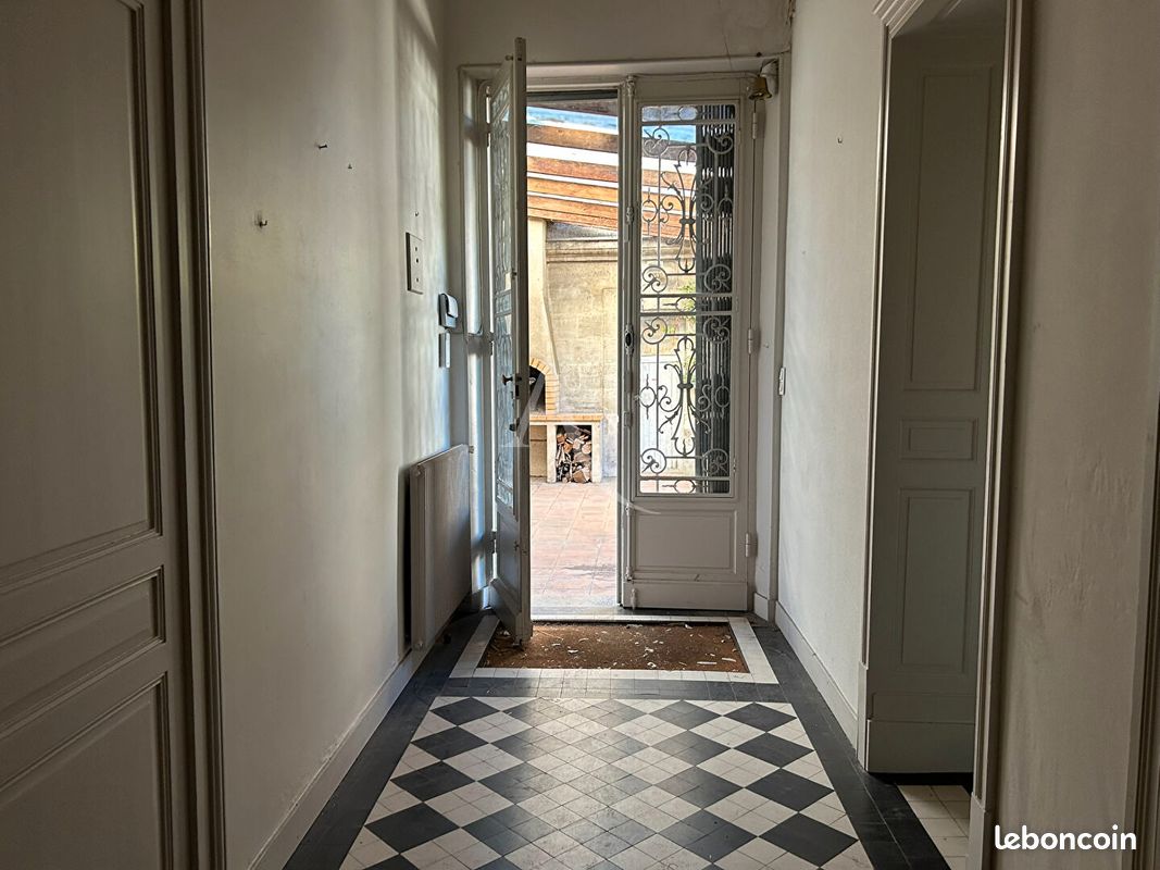 Maison 9 pièces 373 m² · à Saint-Médard-en-Jalles · 373 m² · 825 000 €