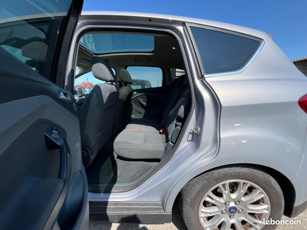 FORD C-Max 2 /1.6 TDCi 115 cv* Finition Titanium / Embrayage neuf / Toit panoramique (image 5)