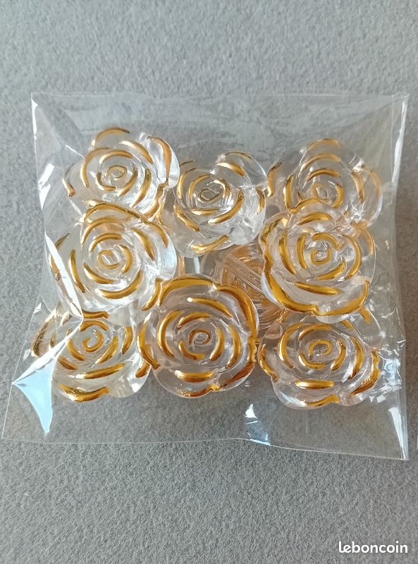 20 perles en forme de roses (image 1)