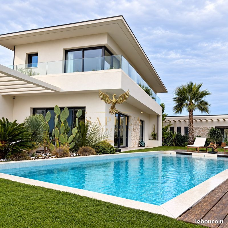 Maison 6 pièces 220 m² · à Carqueiranne · 220 m² · 2 250 000 €