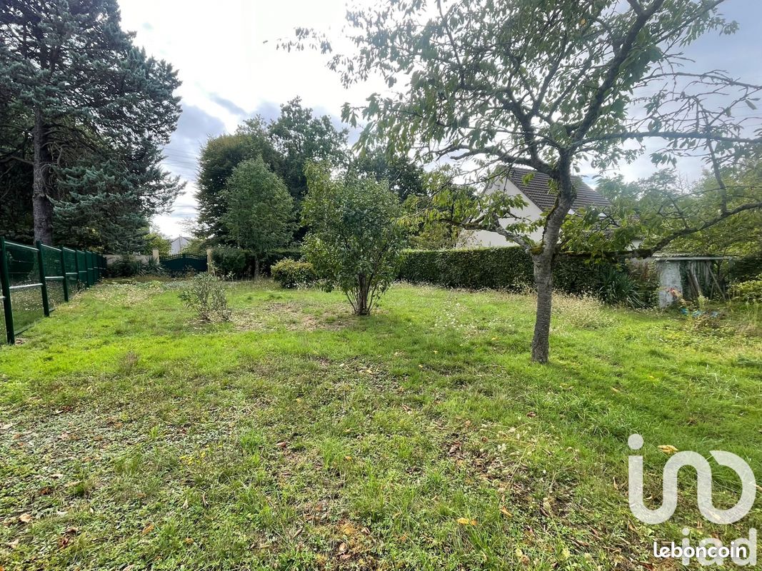 Terrain 1177 m² · à Larçay · 1 177 m² · 128 450 €