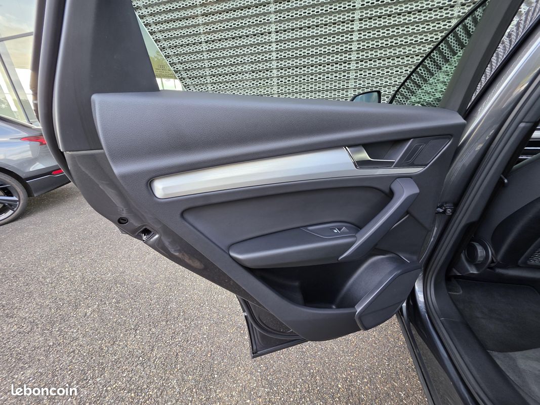 AUDI Q5 35 TDI 163 S tronic 7 S line (image 28)