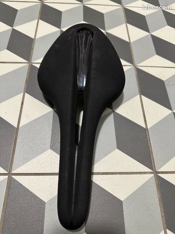 Selle De Vélo Fizik Aroine VSX En Carbone Noir - 220g, Largeur 128mm, Neuf Sans Boîte