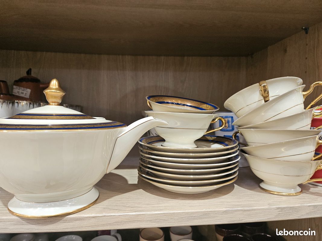 Service à Thé Ancien En Porcelaine De Saxe - Beige - Motif Années 70 - 20 Pièces