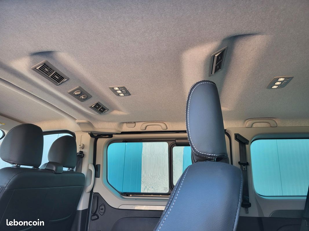 RENAULT TRAFIC COMBI L2 GRAND TECHNO 2.0 Blue DCI 150 BVM6 EASY ACESS 09 PLACES NEUF avec AMÉNAGEMENT TRANSPORT FAUTEUIL ROULANT + CAMÉRA RECUL + GPS / SANS MALUS ÉCOLOGIQUE ( Prix Vente 35 990 HT ) (image 11)