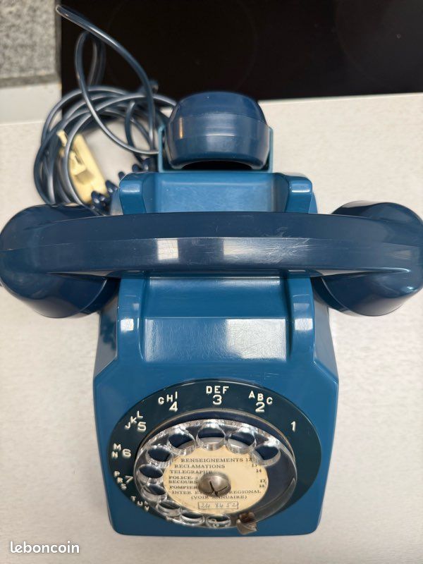 Téléphone a cadran Socotel S63 des PTT années 72 • EUR 50,00