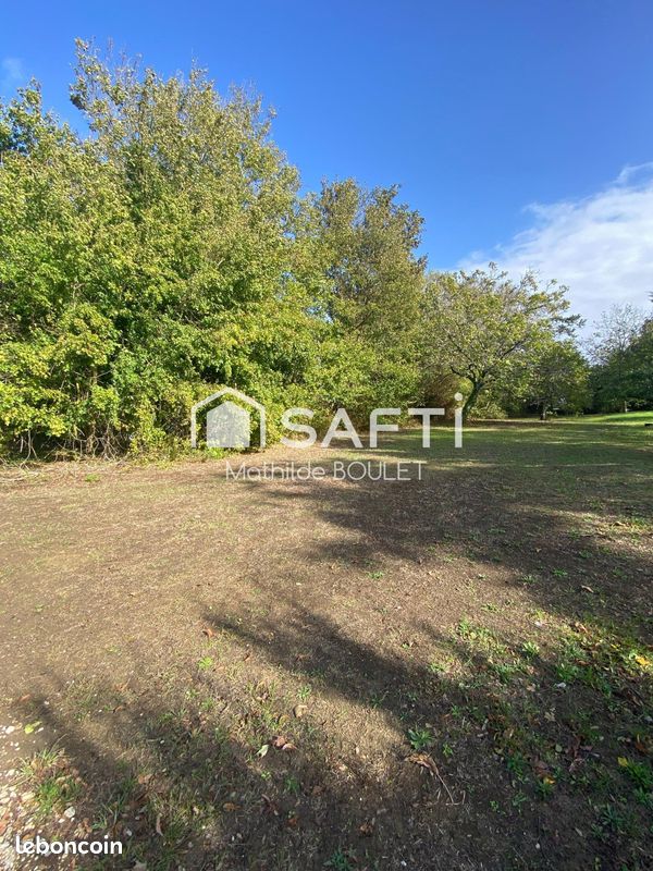 Terrain 740 m² · à Authon-Ébéon · 740 m² · 10 000 €