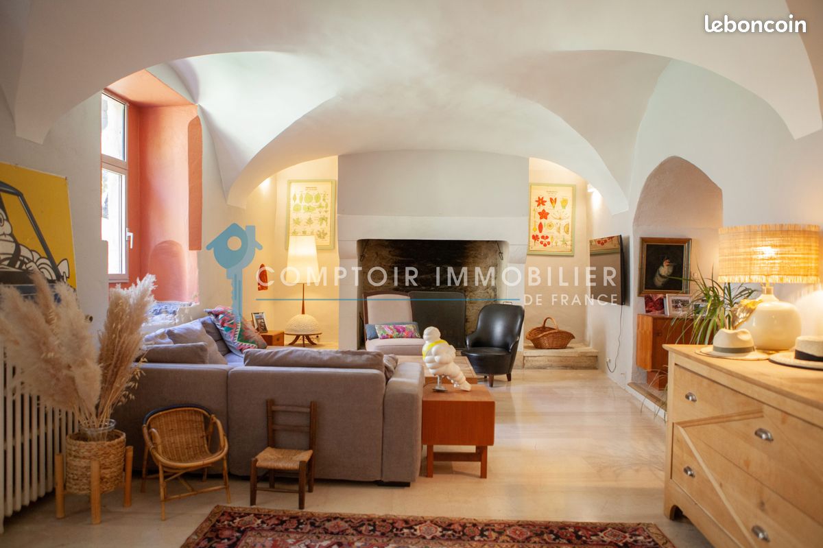 Maison 6 pièces 303 m² · à Bernis · 303 m² · 730 000 €