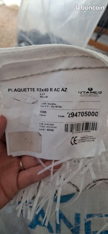 Plaquettes de fixation isolant + visserie (image 2)
