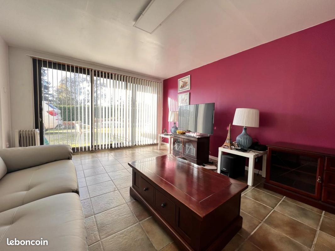 Maison 212 m² Vouleme - Voulême 86400 (image principale 5)