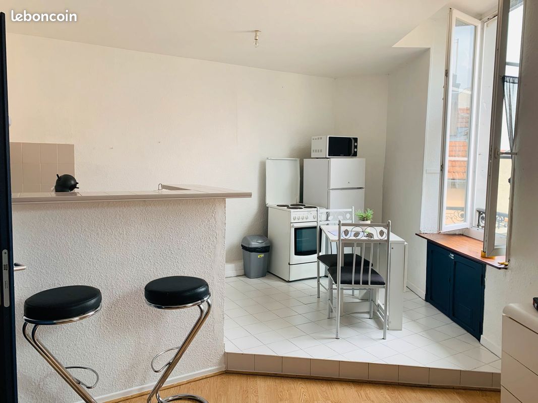 Studio plein centre ville 28 m2 au calme - Pau 64000 (image principale 0)
