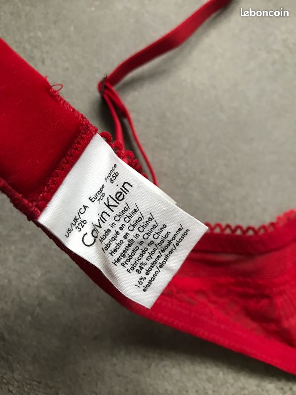 Soutien-gorge rouge Calvin Klein 85B NEUF (image 3)