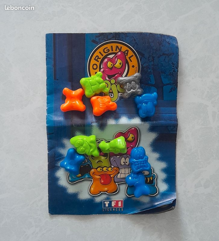 Lot jouets jojo's + guide (image 1)