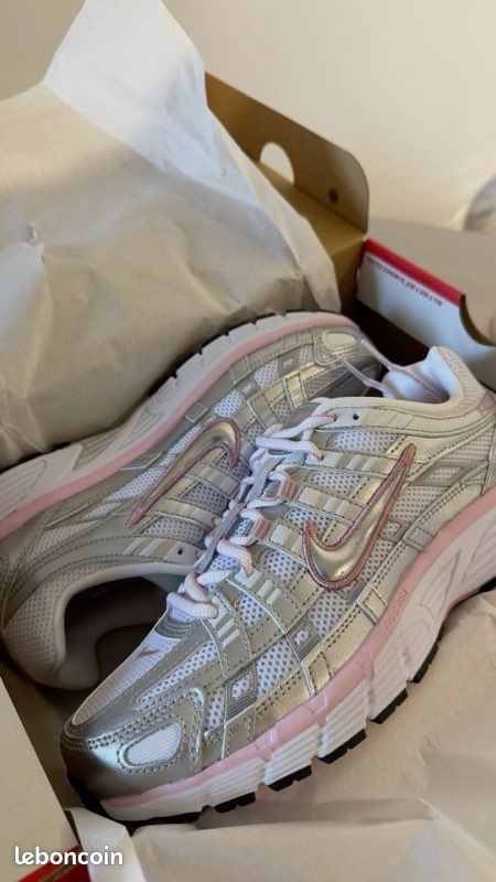 Nike (image 1)