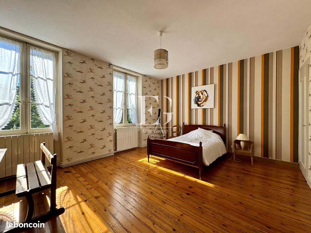 Maison 7 pièces 260 m² - Vars 16330 (image principale 12)