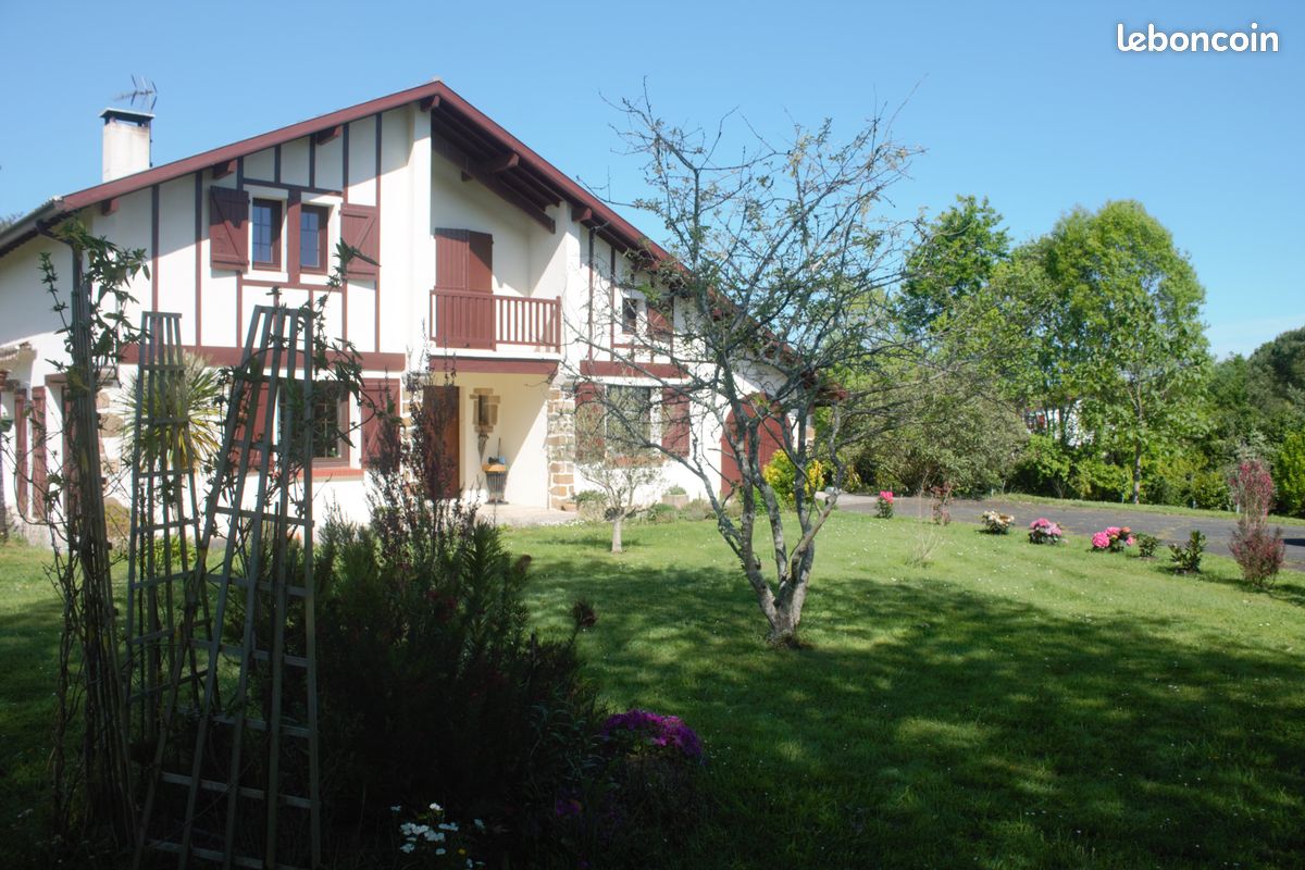 Maison 7 pièces 200 m² · à Castagnède · 200 m² · 660 000 €