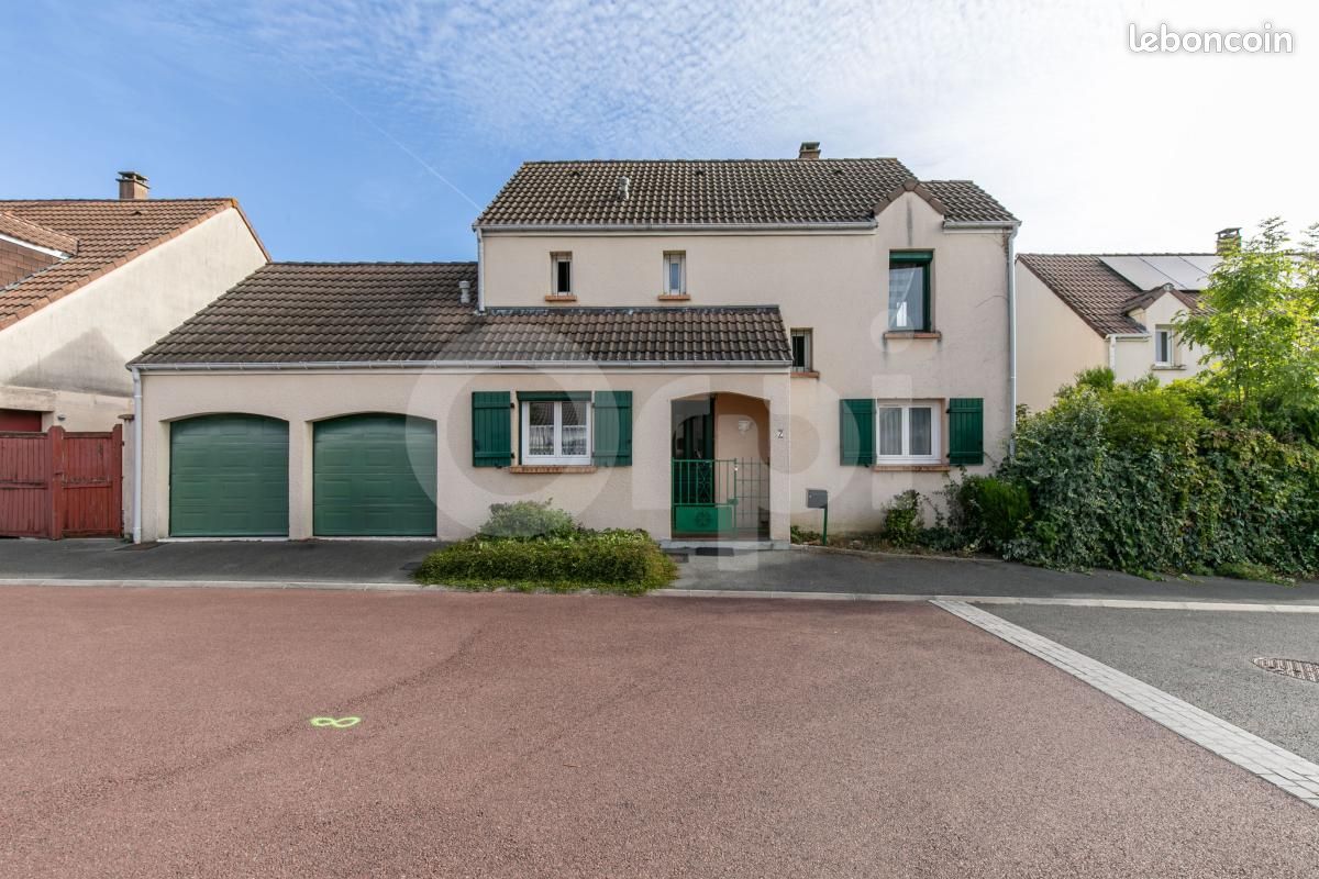 Maison 5 pièces 120 m² · à Croissy-Beaubourg · 120 m² · 483 000 €