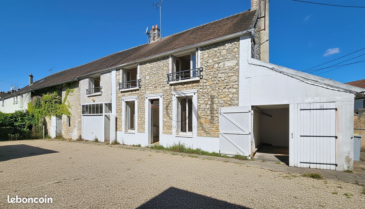 Maison 5 pièces 140 m² · à Saint-Pierre-lès-Nemours · 140 m² · 259 000 €