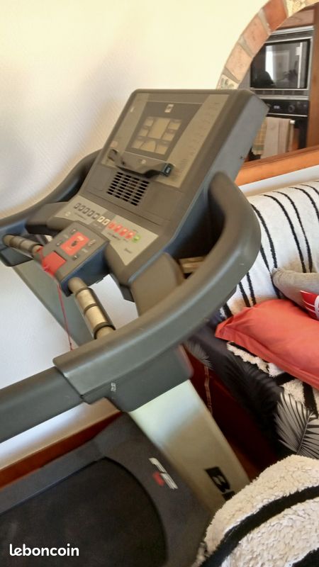 Vend tapis de marche acheter 1500 eu vendu 500 eu (image 3)