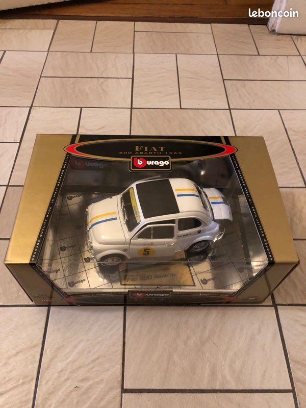 Burago Gold – Fiat 500 Abarth 1965 #5 – Échelle 1/18 – Blanche (Réf 3334)