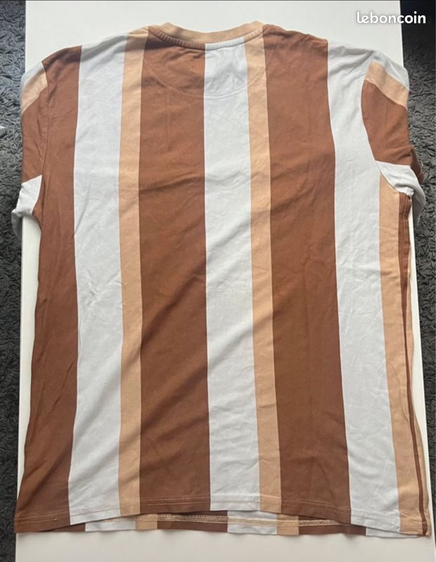 Tee shirt (image 1)