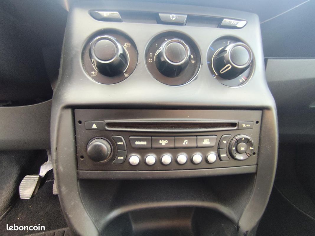 CITROEN C3 1.2 PureTech 12V - 82 2009 BERLINE Confort PHASE 2 (image 20)