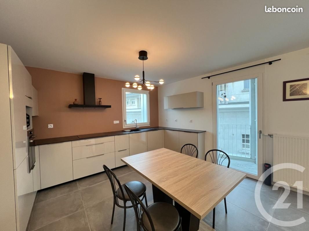 Appartement 3 pièces 72 m² · à Grenoble · 72 m² · 1 256 €/mois