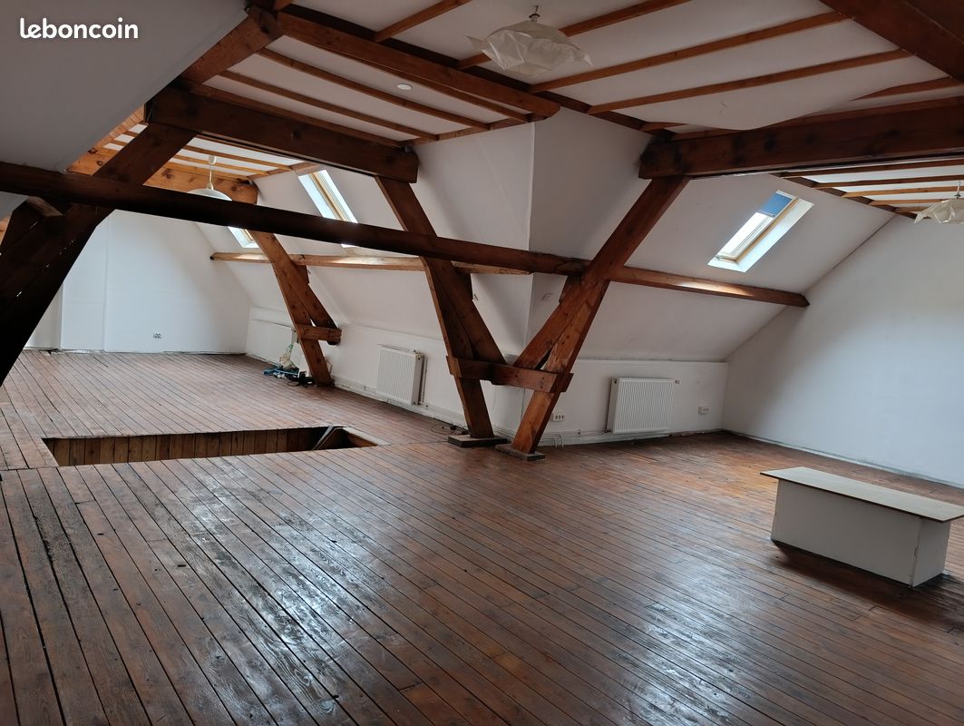 Maison 10 pièces 220 m² · à Méricourt · 220 m² · 190 000 €