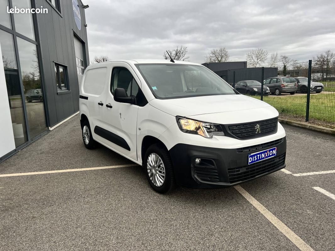 Peugeot Partner 1.5 BlueHDi BVM6 100CV PREMIUM STANDARD Garantie Nationale 12 Mois (image 2)