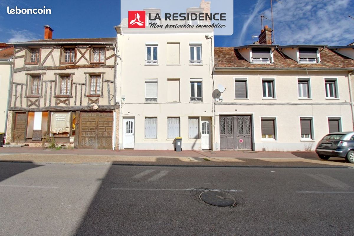 Immeuble 10 pièces 145 m² · à Gaillon · 145 m² · 227 000 €