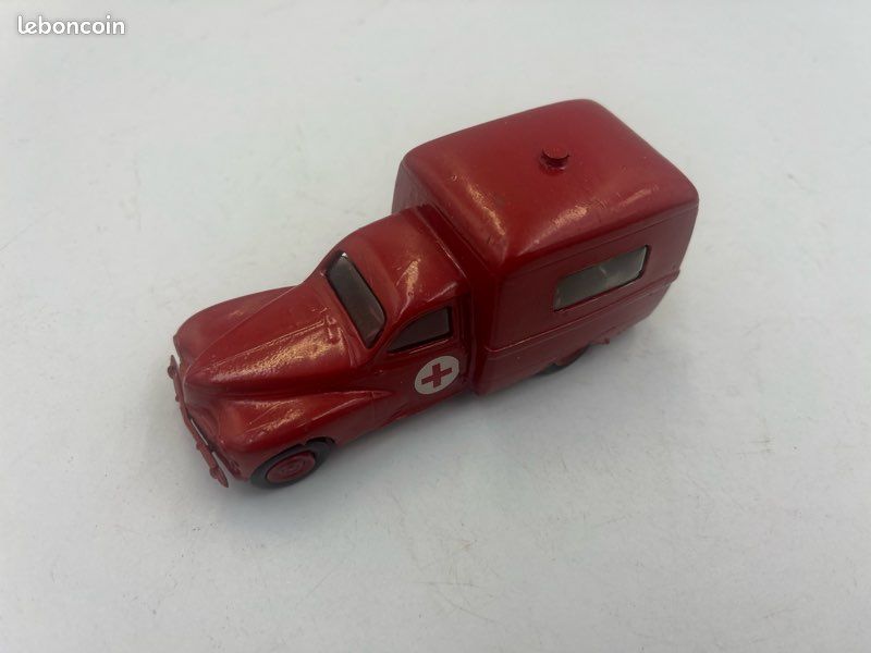 Eligor 1:43 Peugeot 203 Berline militaire 1954 1131 (Gebraucht) in Chiasso für CHF 18.9 - mit