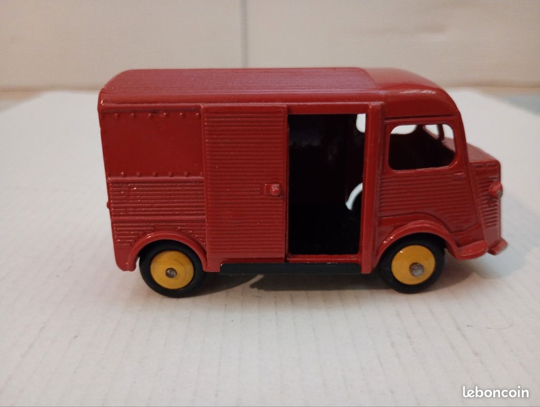 DINKY TOYS Ref 25C CITROEN 1200Kg + BOITE
