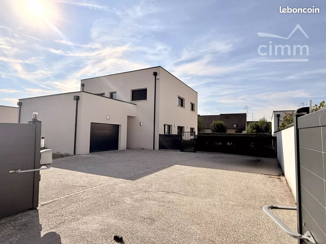 Maison 5 pièces 181 m² · à Saint-Gervais-la-Forêt · 181 m² · 495 000 €