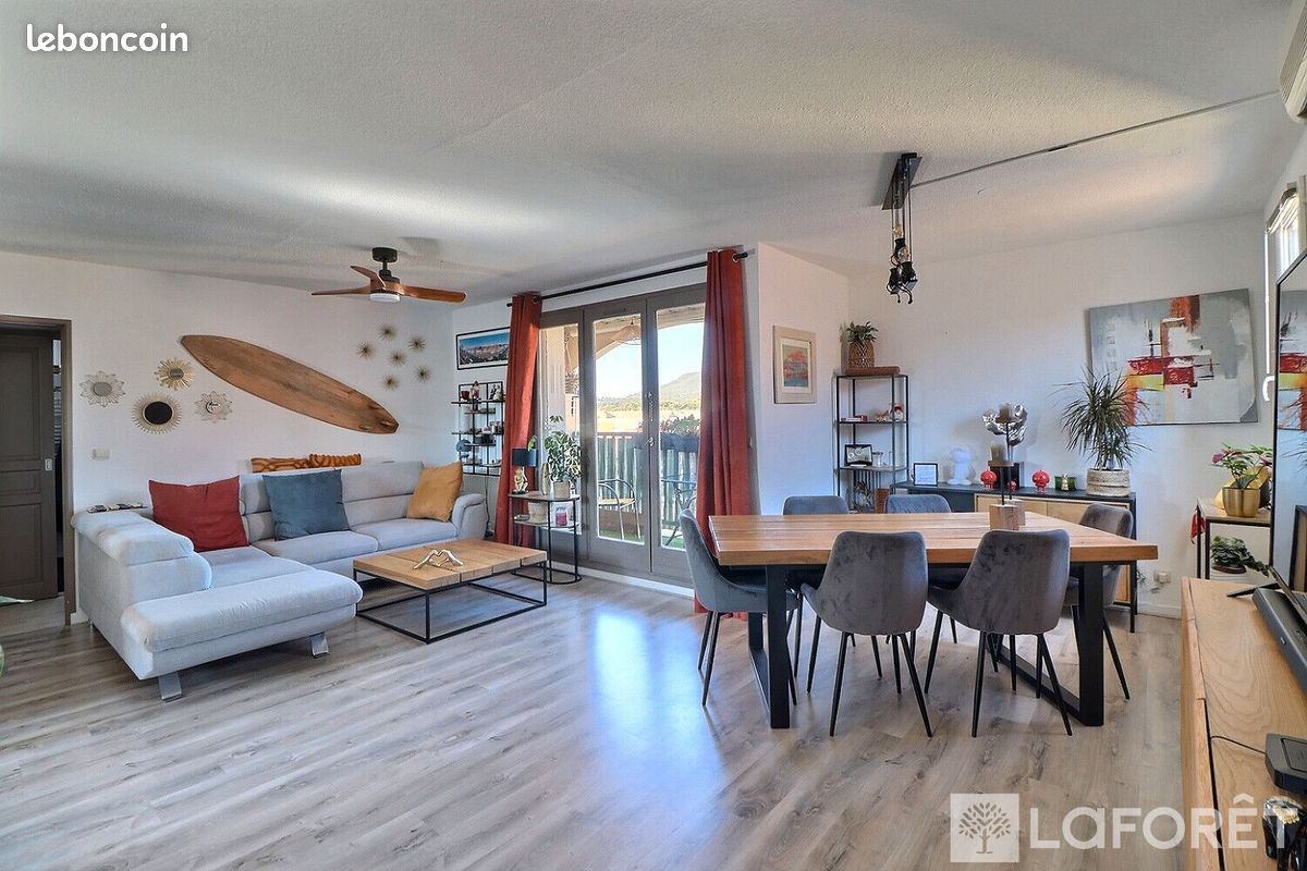 Appartement 3 pièces 69 m² · à Hyères · 69 m² · 242 000 €