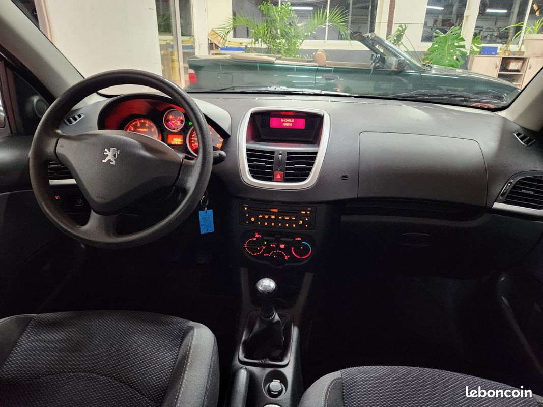 Peugeot 206+ URBAN 1L4 75CH 5 PORTES ESSENCE (image 5)