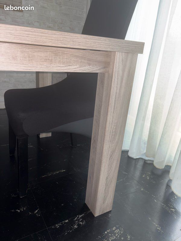 Table 6 places (avec 4 chaises optionnelles) (image 6)