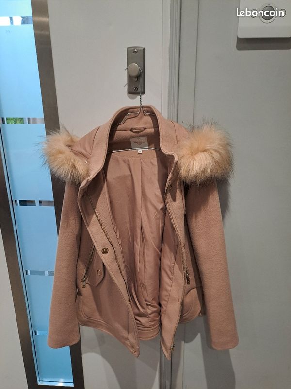 Manteau femme taille 38 Clockhouse très bon état avec son bonnet