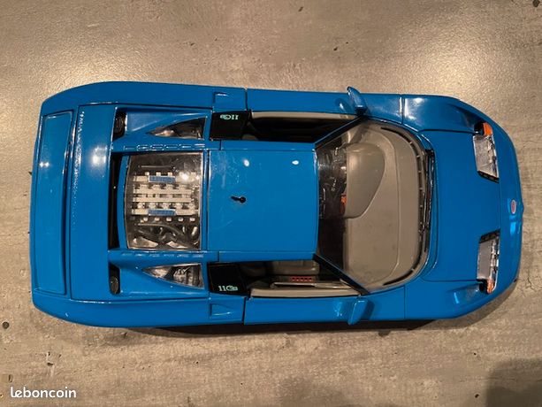 Miniature Burago 1/18 - Bugatti 11GB Rouge - Année 1991 - Parfait état