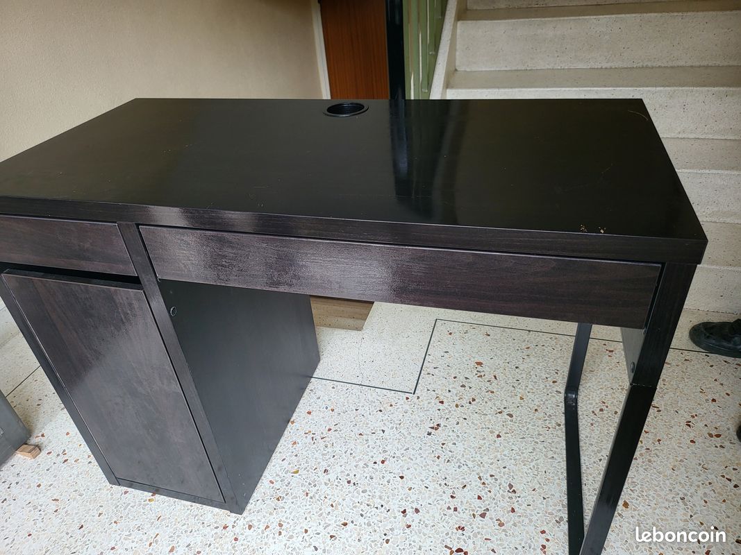 Bureau ikea noir (image 1)