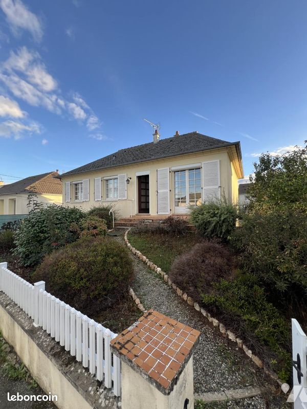 Maison 77 m² · à Meslay-du-Maine · 77 m² · 94 275 €
