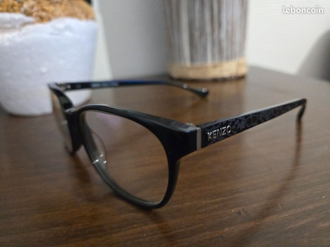 Lunettes Kenzo KZ-2212 - 01 - NOIR BRILLANT ET IMPRIMÉ NOIR (image 2)