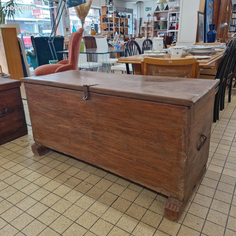 Grande malle/coffre sur pieds, en chêne (image 1)