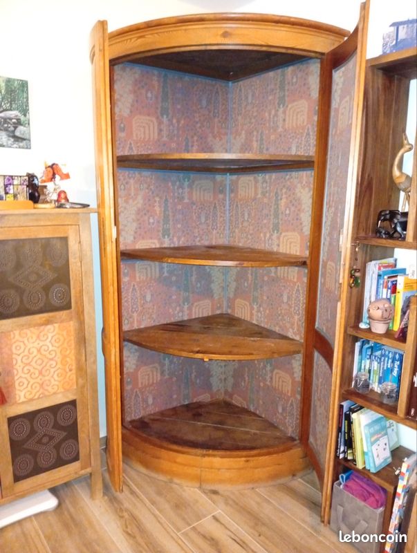 Meuble ancien vitrine  dans l'état