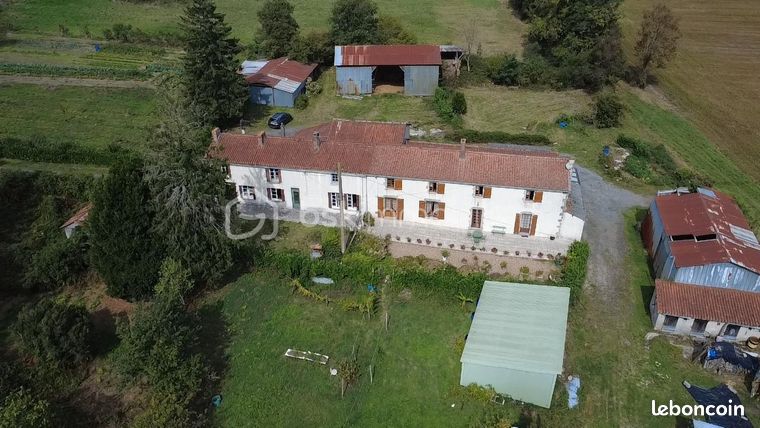 Maison 4 pièces 337 m²