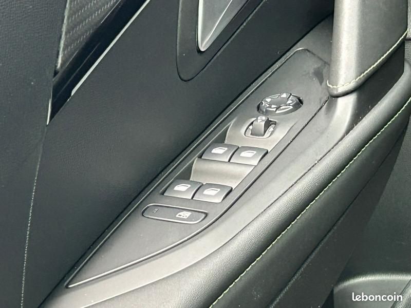 Peugeot 208 e-208 136ch GT (image 13)