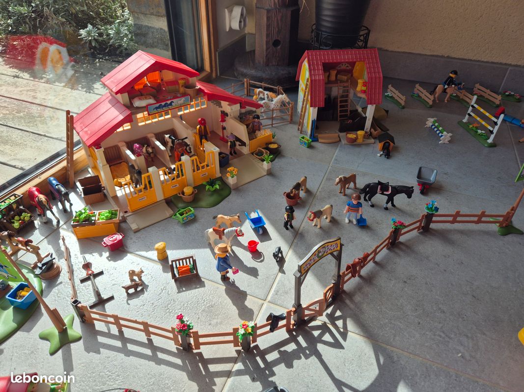 Gros Lot Playmobil – Ferme, écurie, Animaux, Personnages + Clinique Vétérinaire