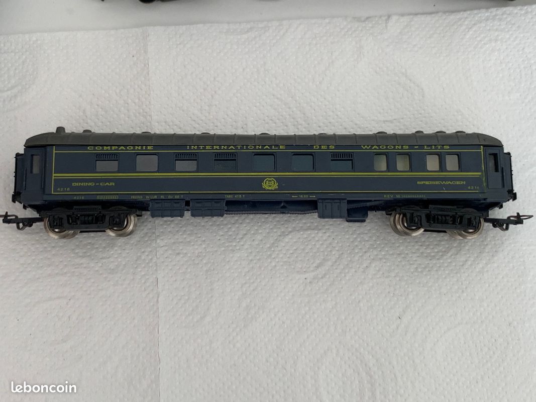 LOT DE 3 wagons marklin-- piko roco jouef EUR 20,00 - FR