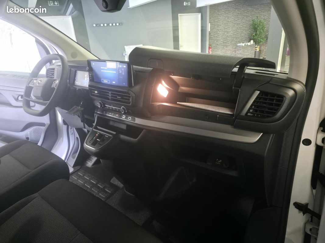 OPEL VIVARO M 2.0 BlueHDi - 180 - BV EAT8 (image 22)